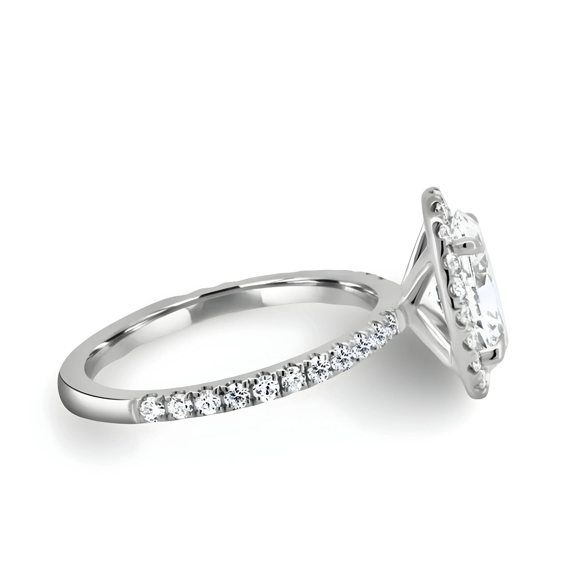 MG VERELE®️ 3.0CT OVAL HALO RING - MG ESSENCE