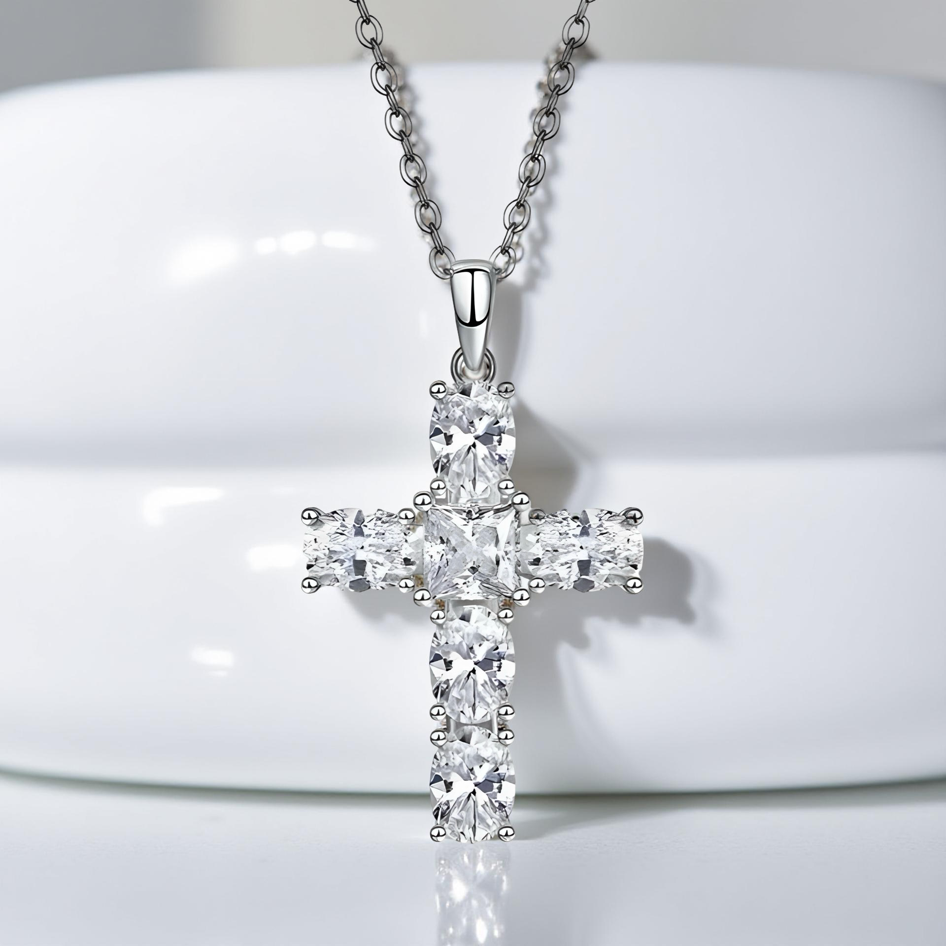 The Lumen Cross Necklace - MG ESSENCE