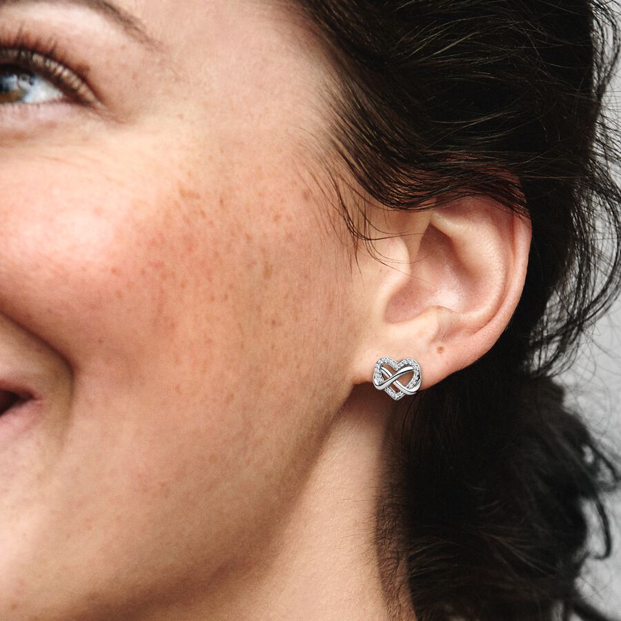 Sparkling Infinity Heart Stud Earrings - MG ESSENCE
