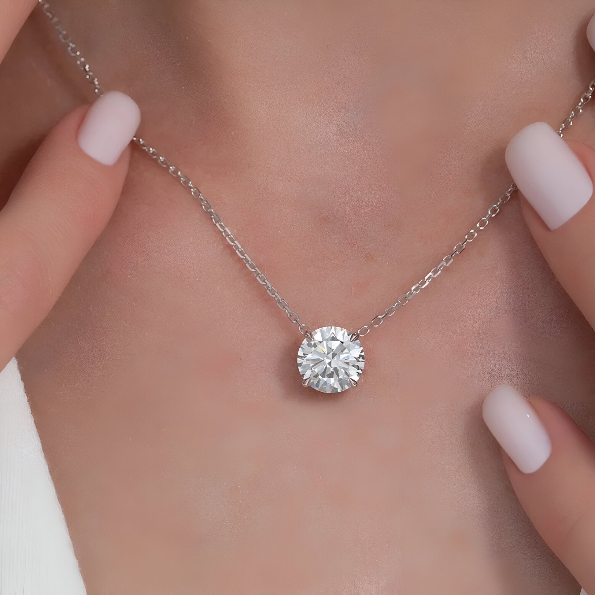 Round Aurora Glow Necklace MG ESSENCE