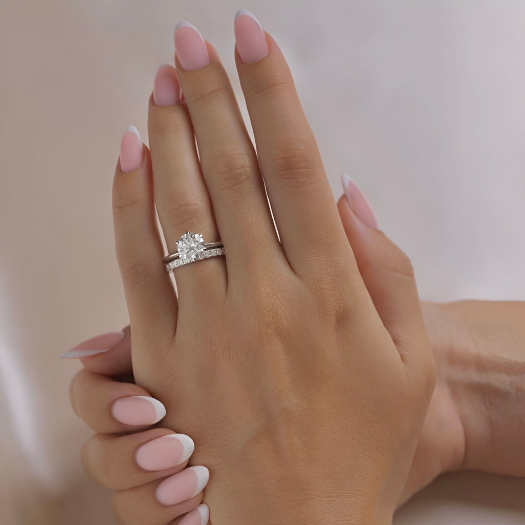 3.0ct Round Brilliant Solitaire Ring with Pavé Band MG ESSENCE