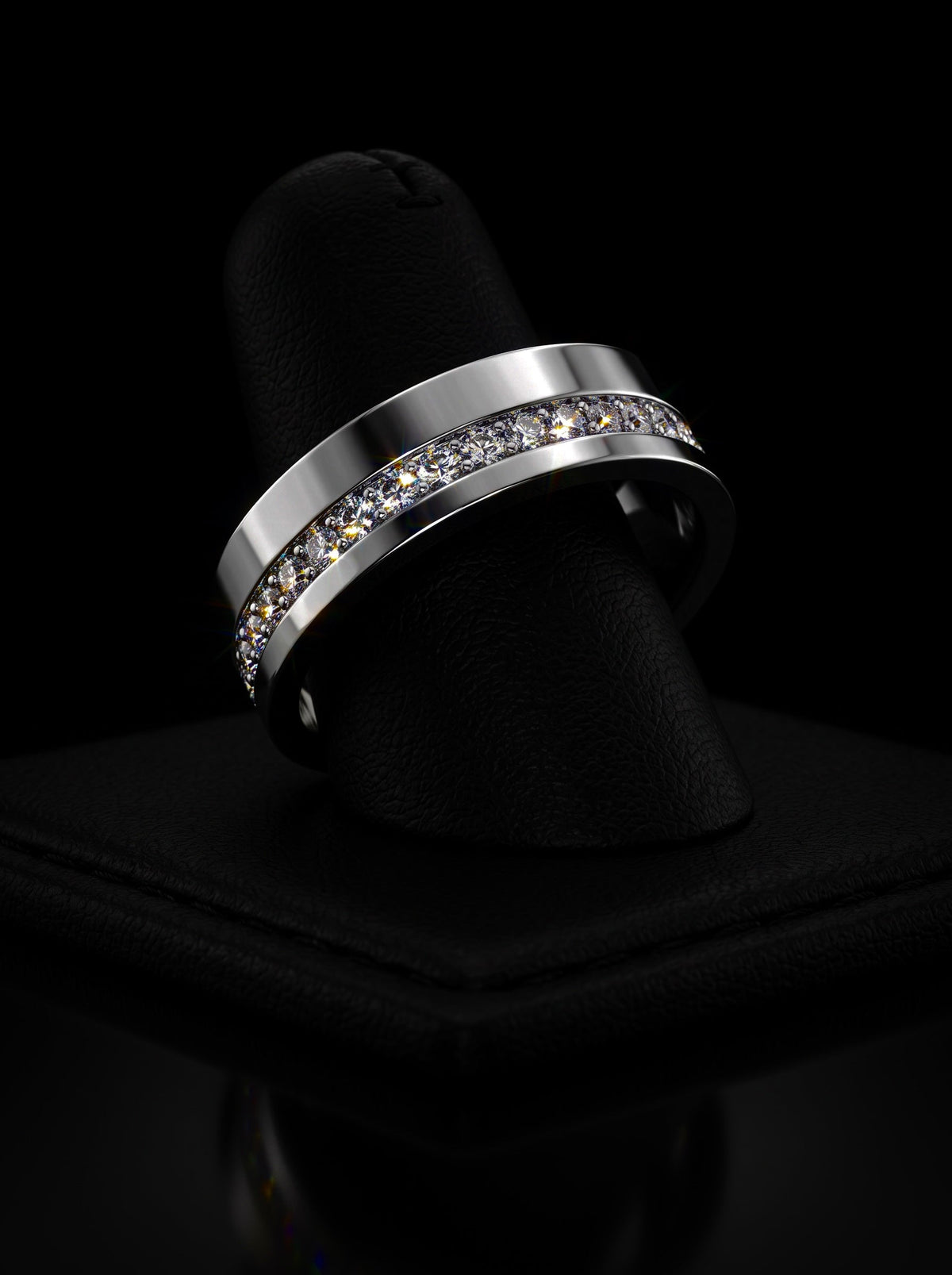 MG VALEN™ Men’s Centre-Stone Band · Sterling Silver MG ESSENCE