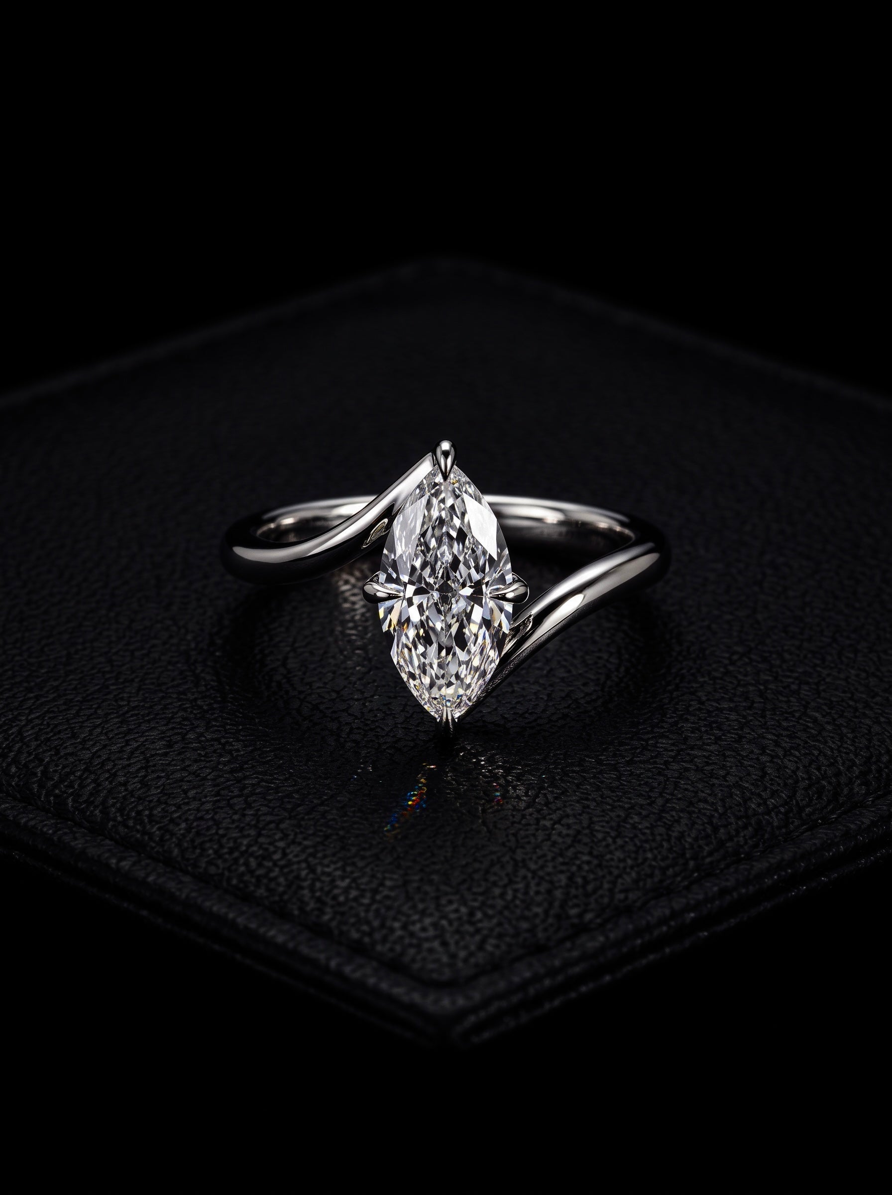 THE ONE™ Split · 1.00ct Marquise-Cut Solitaire