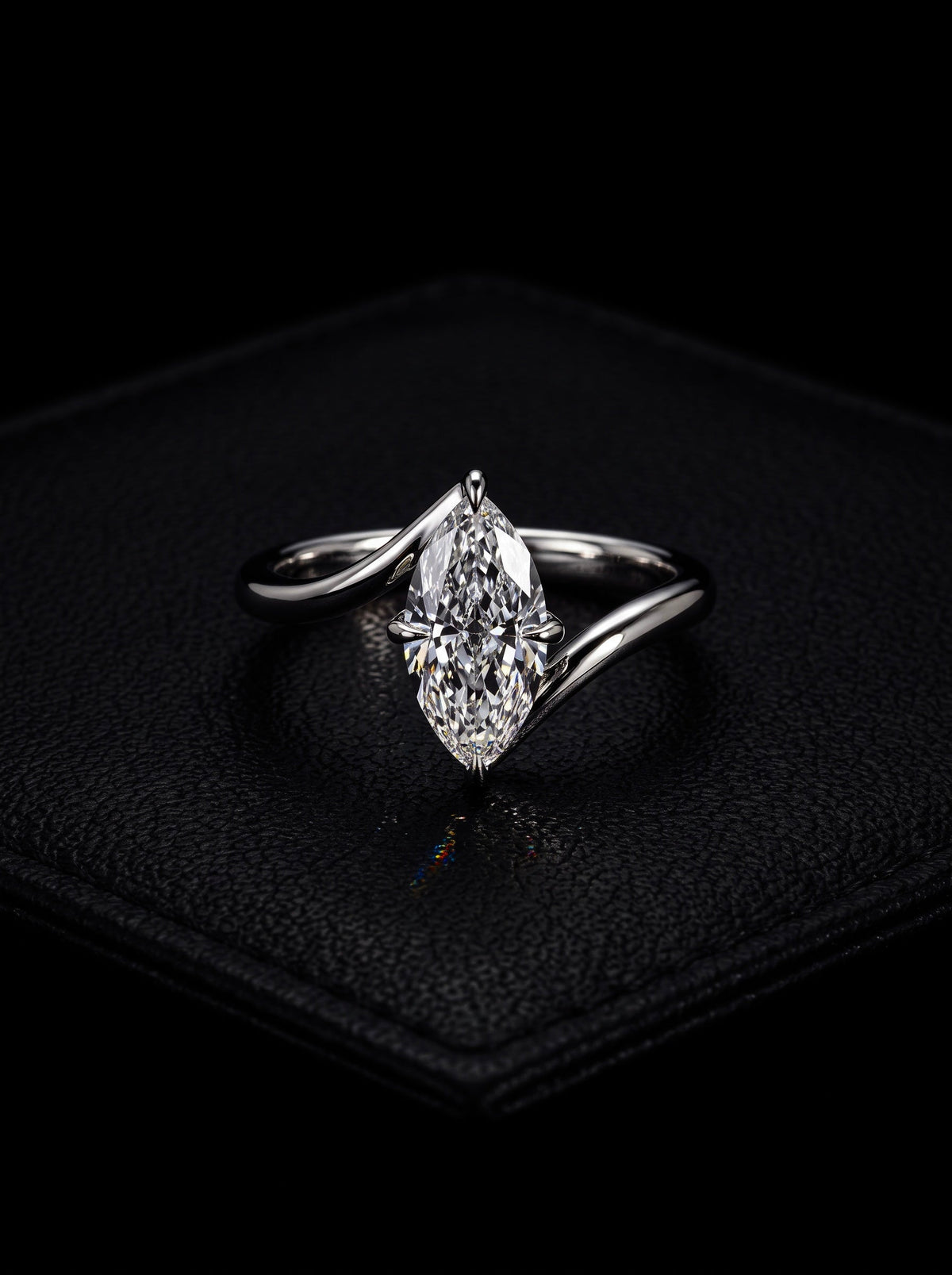 THE ONE™ Split · 1.00ct Marquise-Cut Solitaire MG ESSENCE