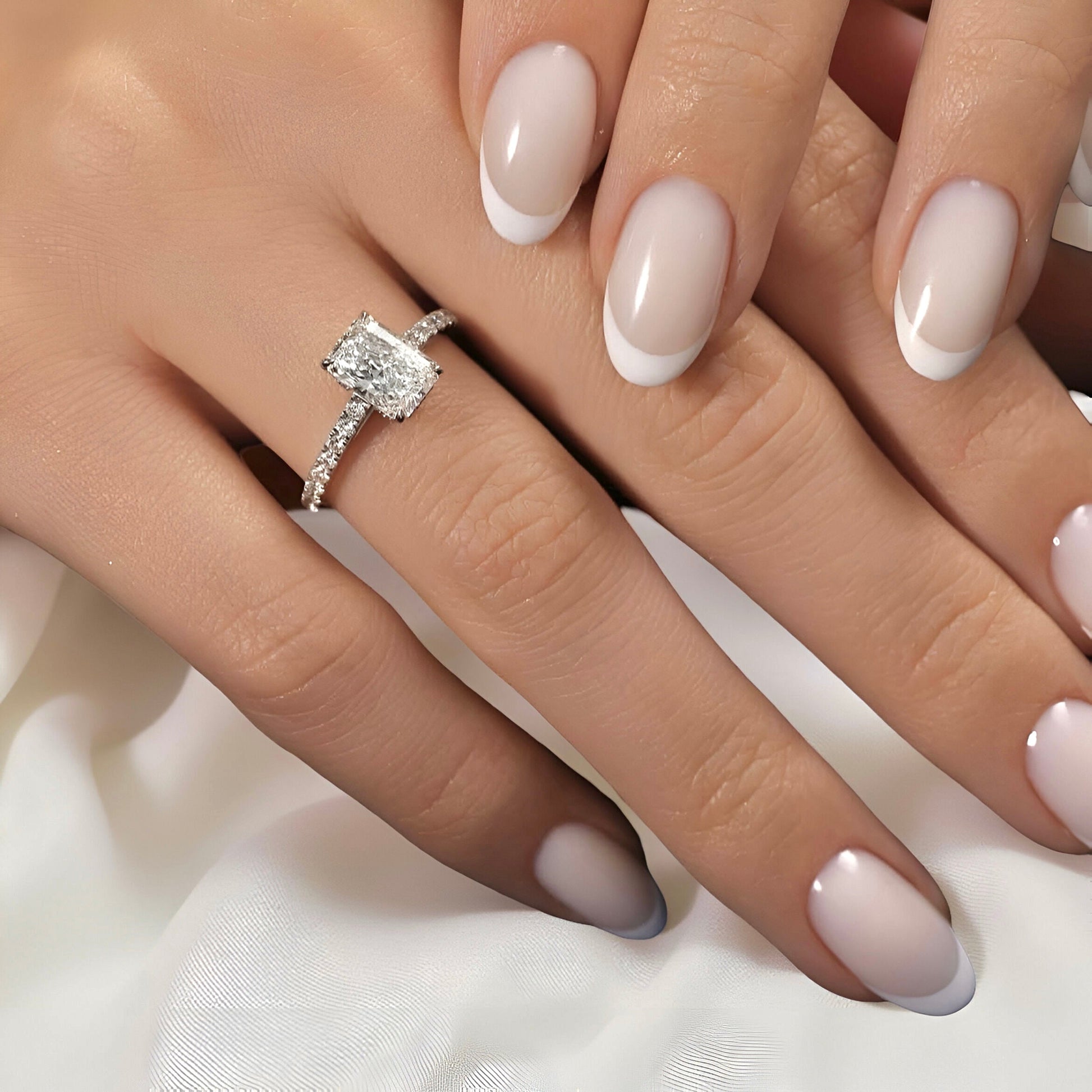 MG NUVEA®️ 2.0 CT RADIANT CUT W/ HIDDEN HALO - MG ESSENCE