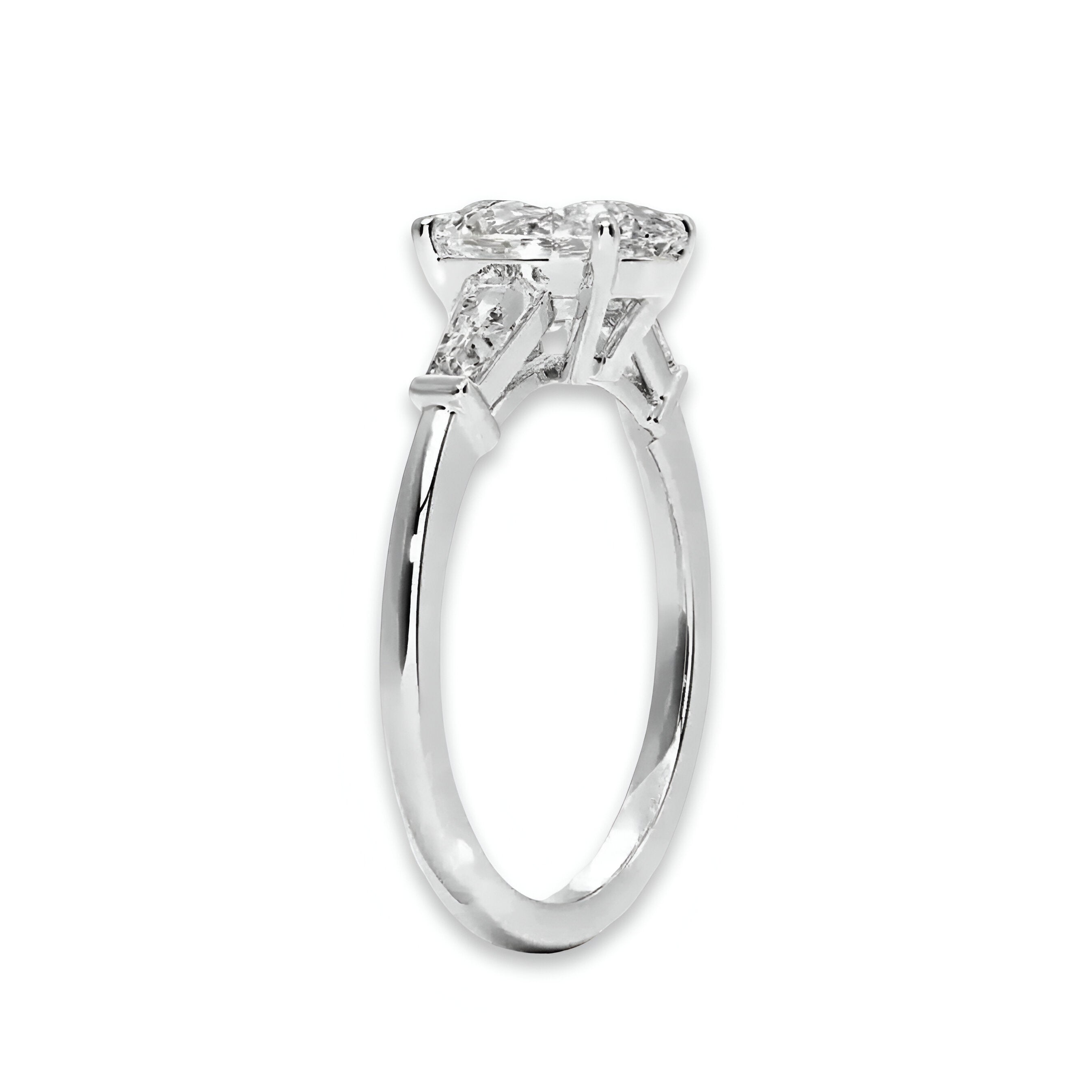 MG ELYSIA™️ 2.0ct Oval Cut with Emerald Side Stones