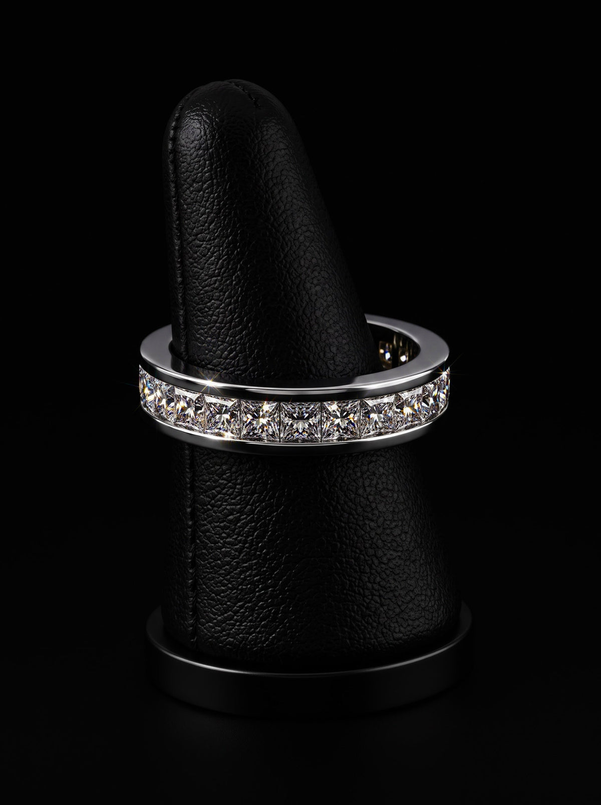 MG AUREN™ Princess-Cut Channel-Set Band · Sterling Silver MG ESSENCE