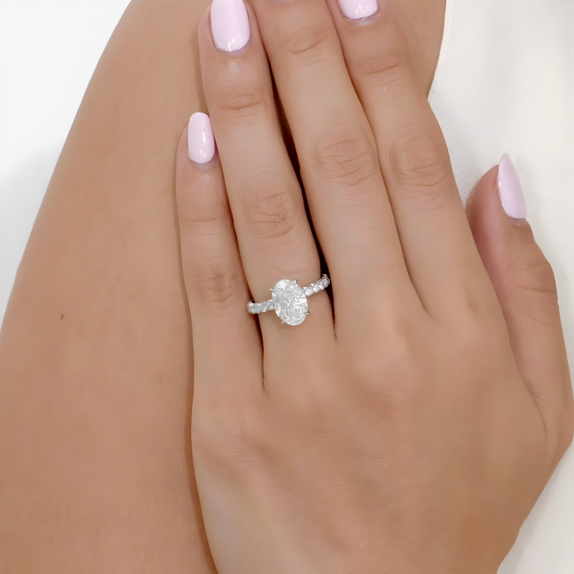 MG ELONGE®️ 2.0 CT PAVÈ EMMA OVAL CUT RING MG Essence
