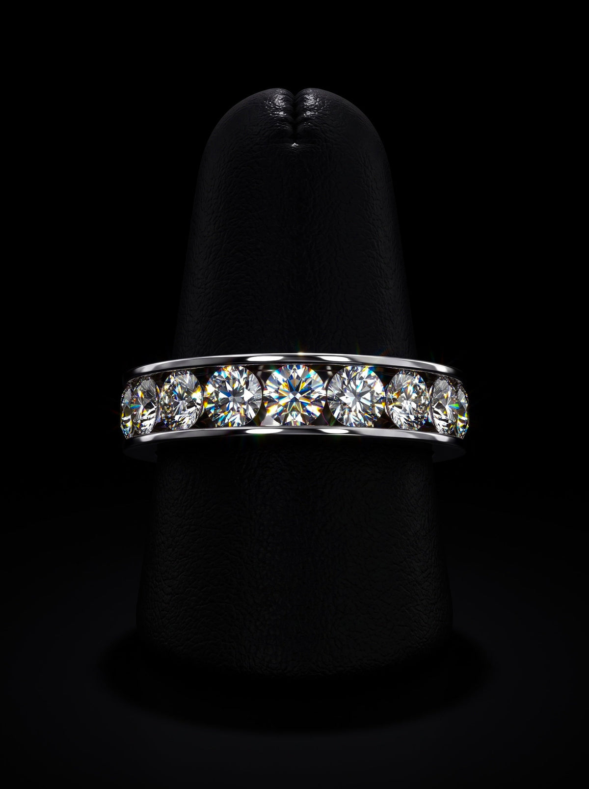 MG VANTER™ Round Brilliant Channel-Set Band · Sterling Silver MG ESSENCE