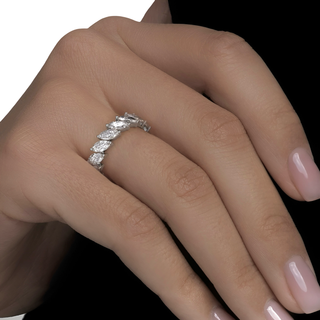 The Royal Leaf Marquise Band MG ESSENCE
