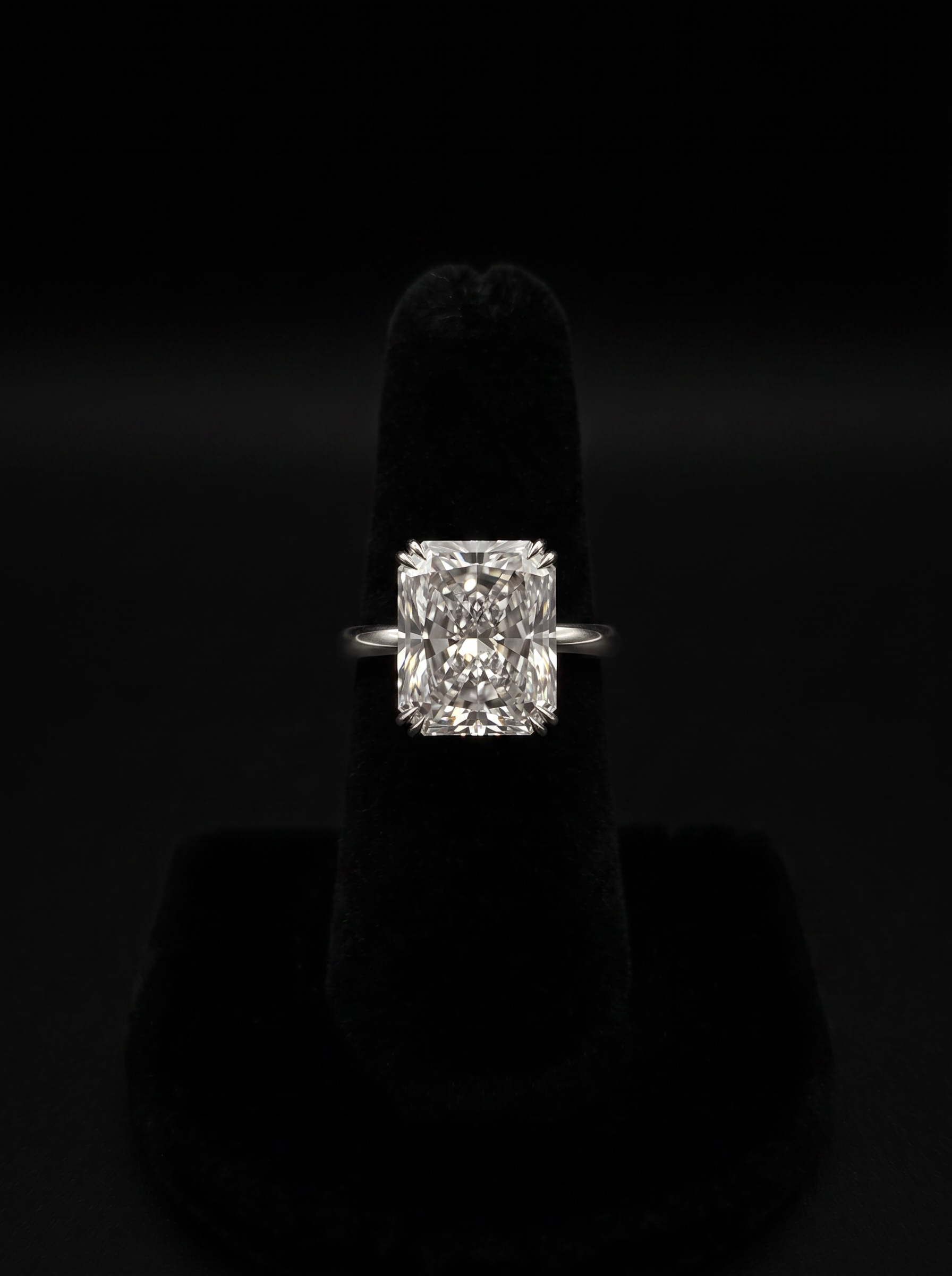 MG LUMÉRA™ — Radiant Cut Solitaire Ring