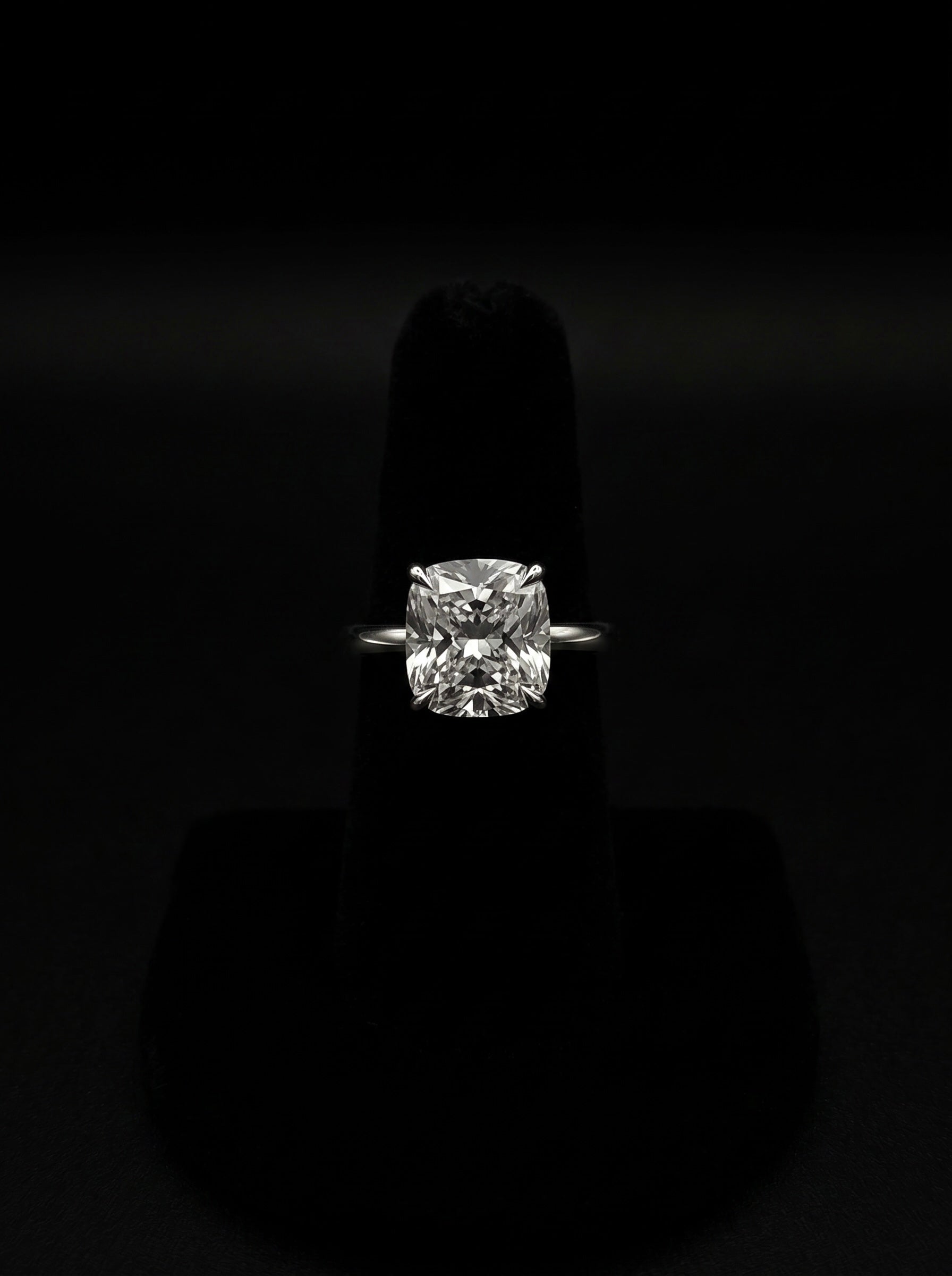 MG AURELLE™ — Cushion Cut Solitaire Ring