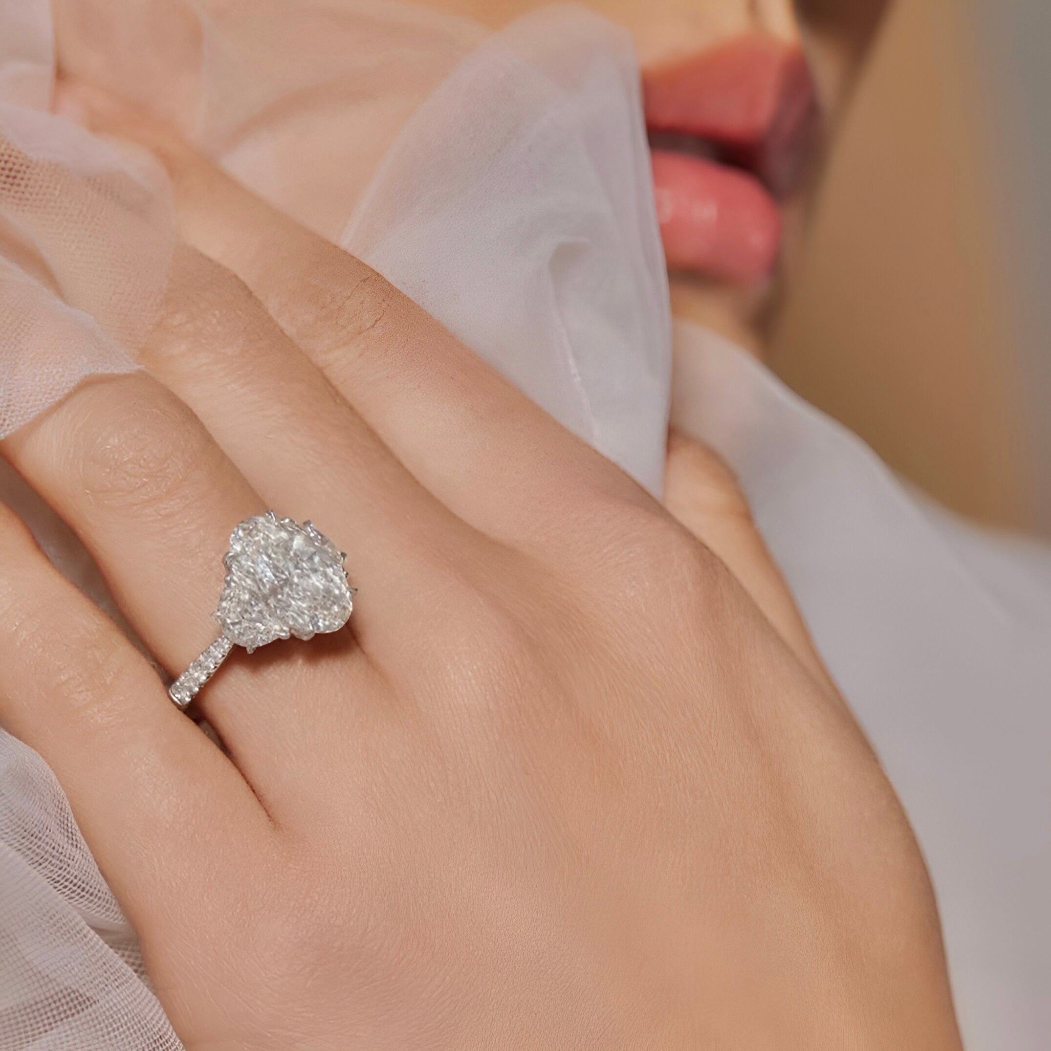 MG Solara®️5.0CT OVAL CUT RING