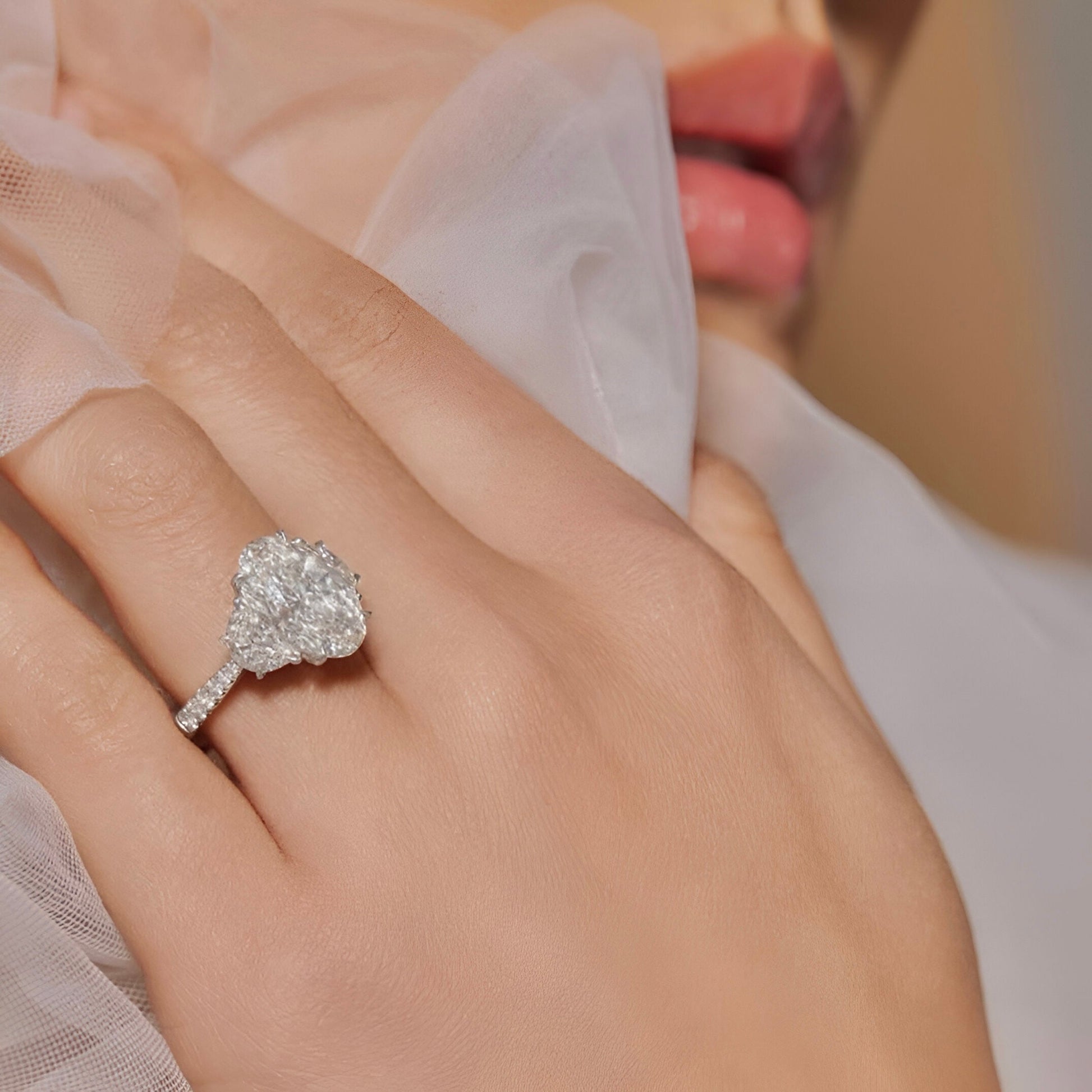 MG Solara®️5.0CT OVAL CUT RING MG Essence