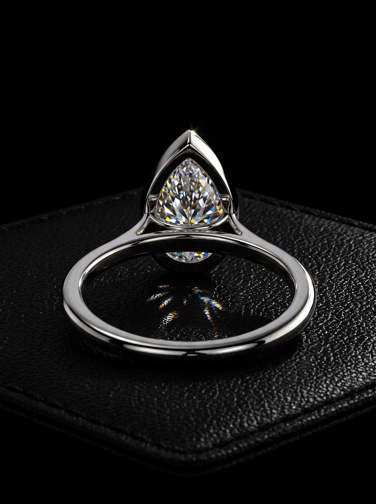 The Élan Pear Bezel™ - 2.0ct MG ESSENCE