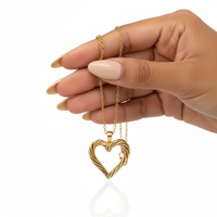 MG ESSENCE – Amour Twist Heart Necklace
