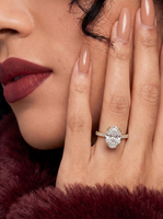 MG AURELIA™ Oval Cut Solitaire with Double Talon Prongs