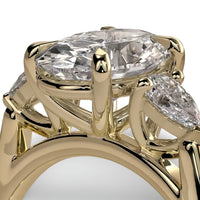MG AURELIA 3-Stone Oval Cut Ring with Pear Side Stones - 9-18K Yellow Gold