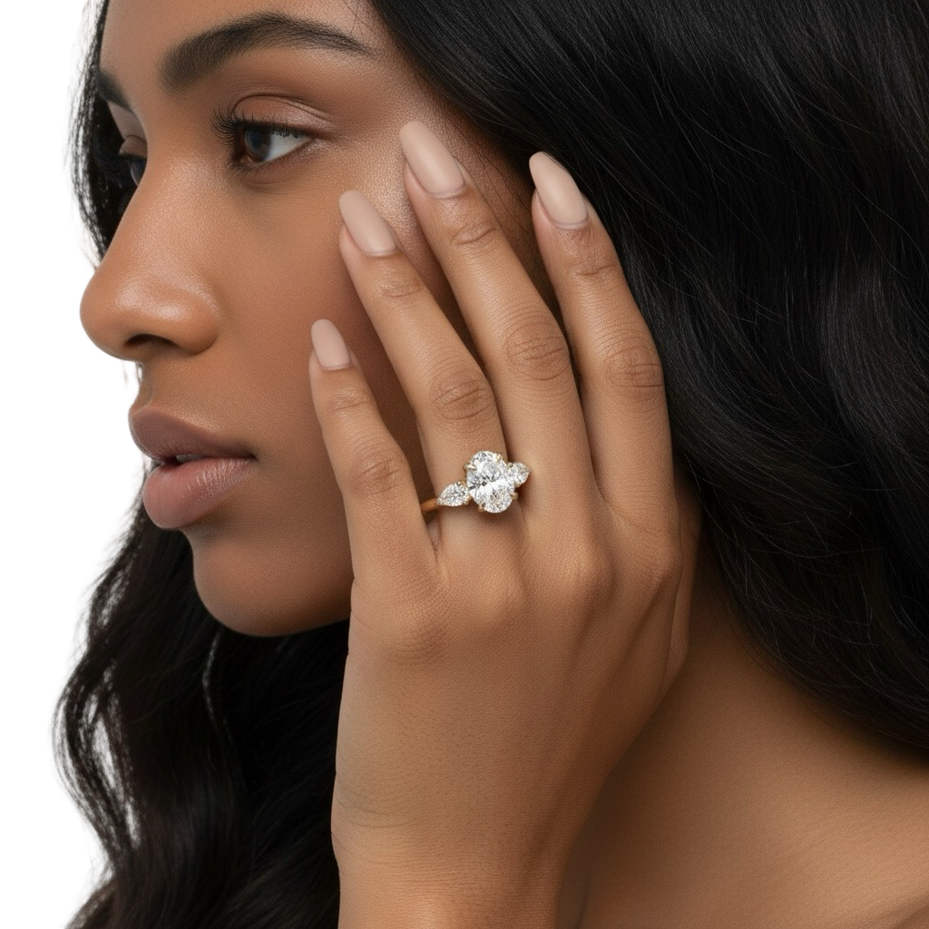 MG AURELIA™️ 3-Stone Oval Cut Ring with Pear Side Stones - 9-18K Yellow Gold